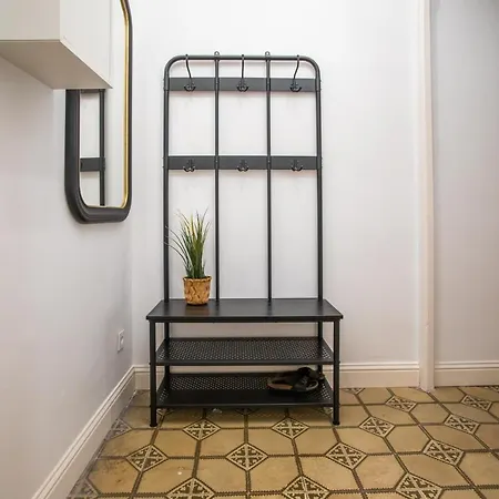 Tendency Miro 8 Apartment *